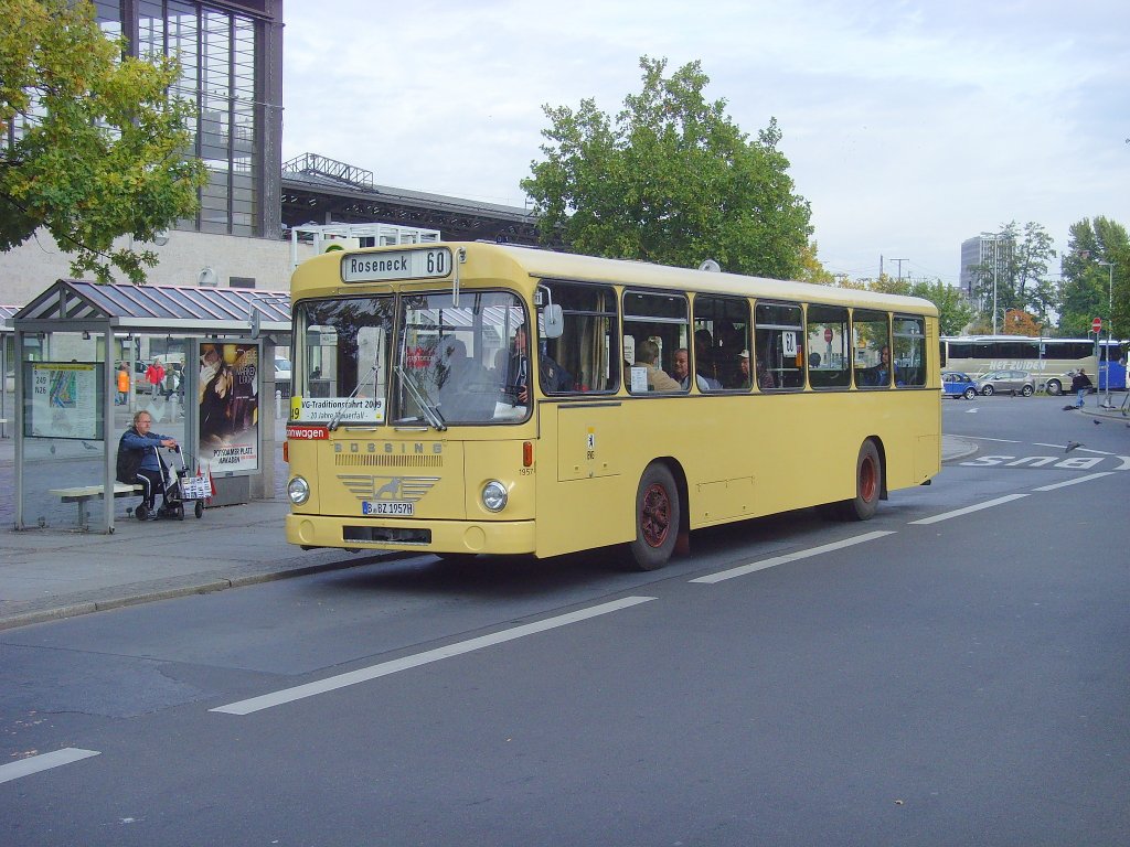 Bsing-Bus als Linie 60 am Bhf Zoo, Berlin Oktober 2009
