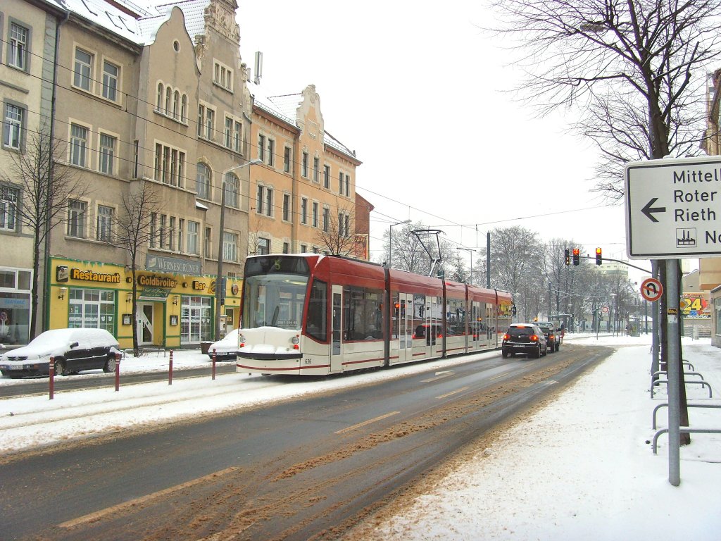 Combino in der Magdeburger Allee, Linie 5 stadtauswrts - Erfurt 1.1.2010