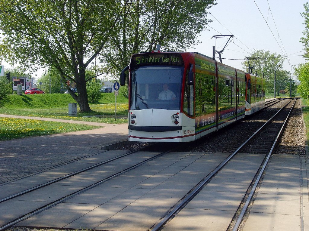 Combino-Zug auf der Linie 5
