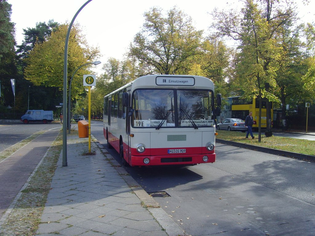 Hist. Busverkehr zum 20. Jahrestag des Mauerfalls, Berlin Oktober 2010