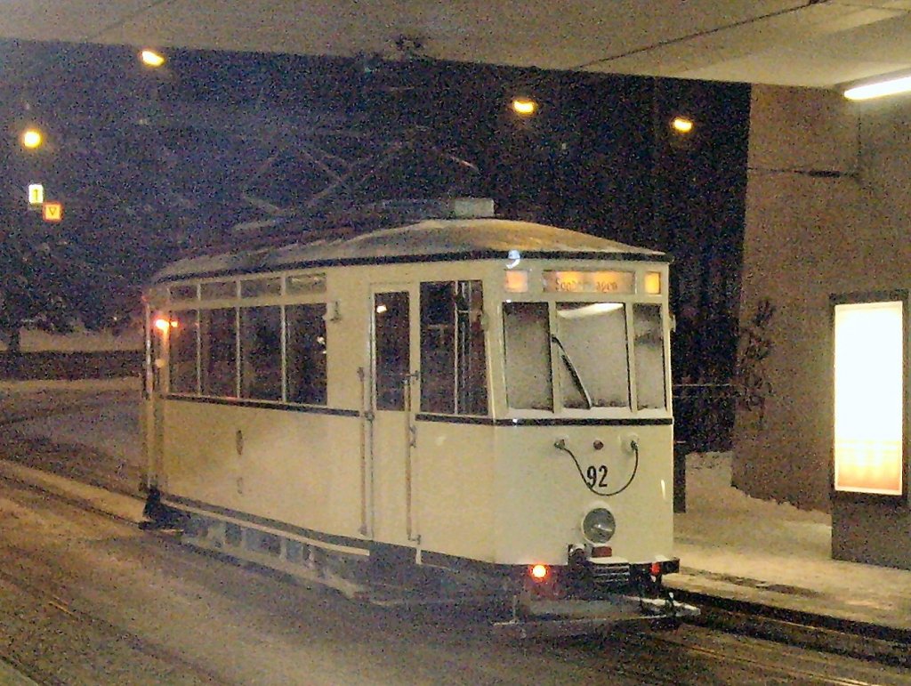Hist. tw 92 verlsst die Bahnhofsunterfhrung, Erfurt 10.1.2010