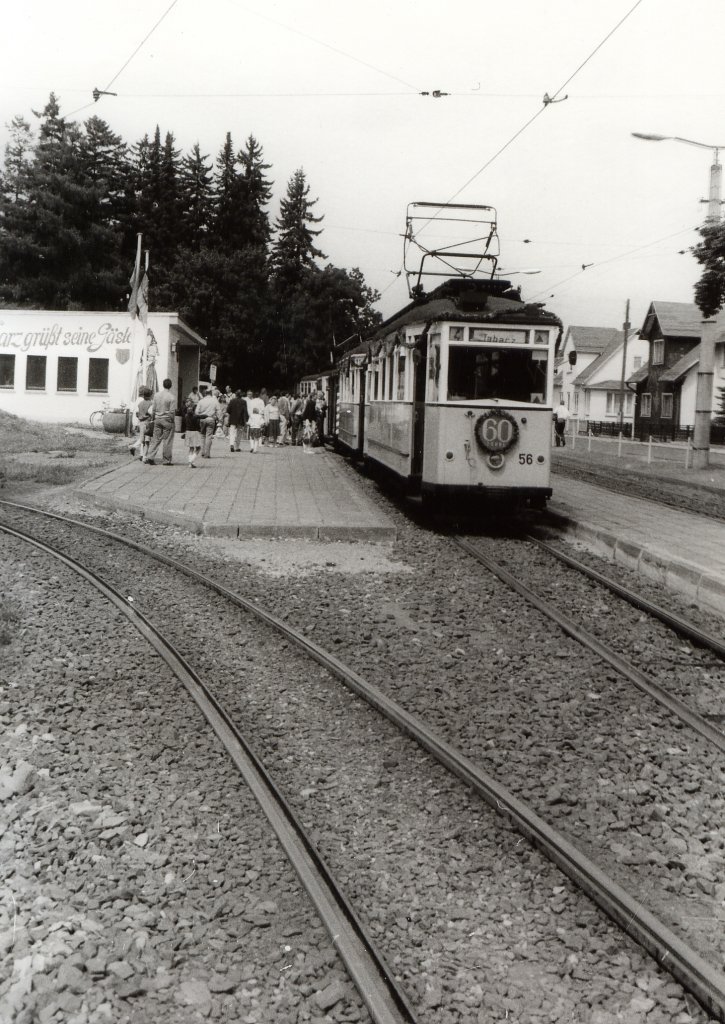 Hist. Waldbahnzug in der Schleife Tabarz zum 60. Jubilum