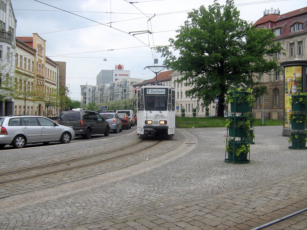 KT4D der Linie 1 auf dem Weg in die Innenstadt, Gera 2010