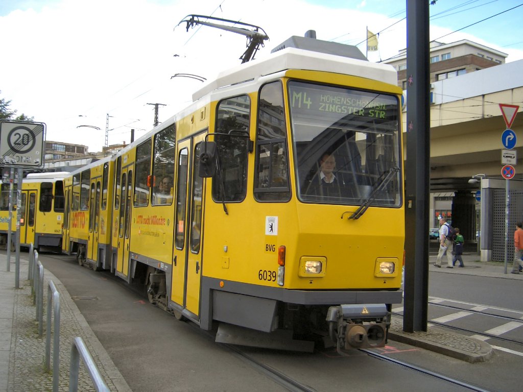 KT4D-Zug auf der Linie M4, Berlin 2005