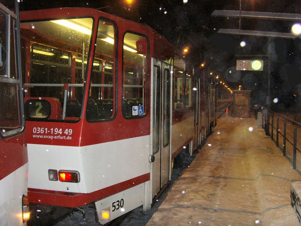 KT4D-Zug der Linie 2 im Schneetreiben, Erfurt 1.1.2010