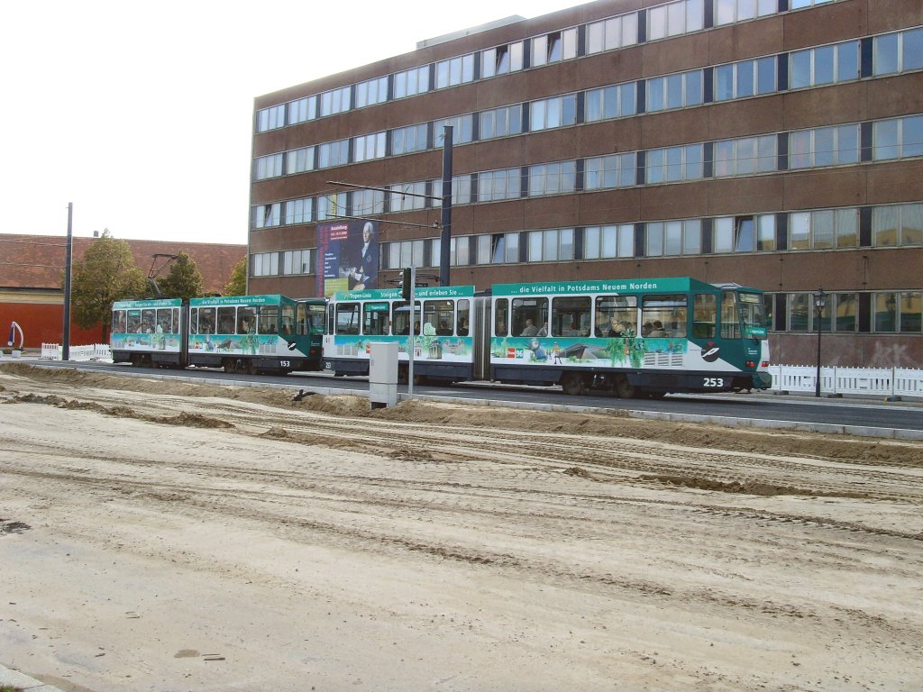 KT4D-Zug Richtung Hauptbahnhof an der Baustelle, Potsdam Oktober 2009