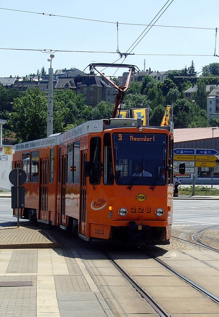 Linie 3 nach Neundorf an der neuen Elsterbrcke im Juli 2010