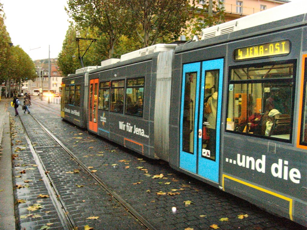 Linie 4 nach Jena-Ost im Stadtzentrum, Jena November 2009