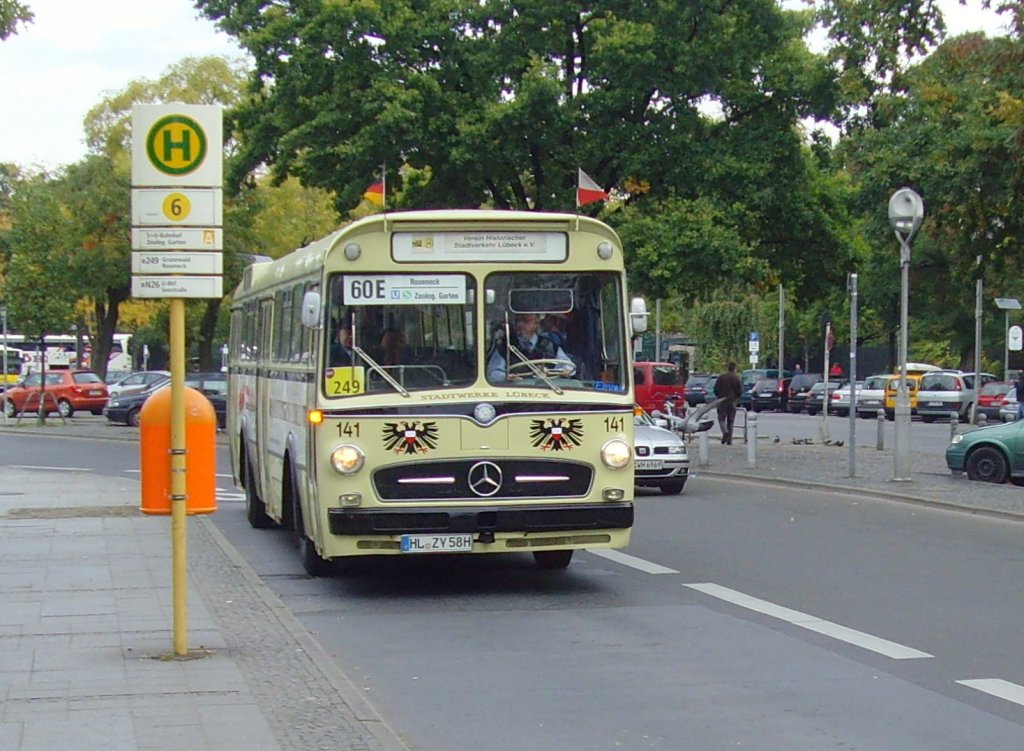 Linie 60E bei den Sonderfahrten 20 Jahre Mauerfall in Berlin, 10.10.2010
