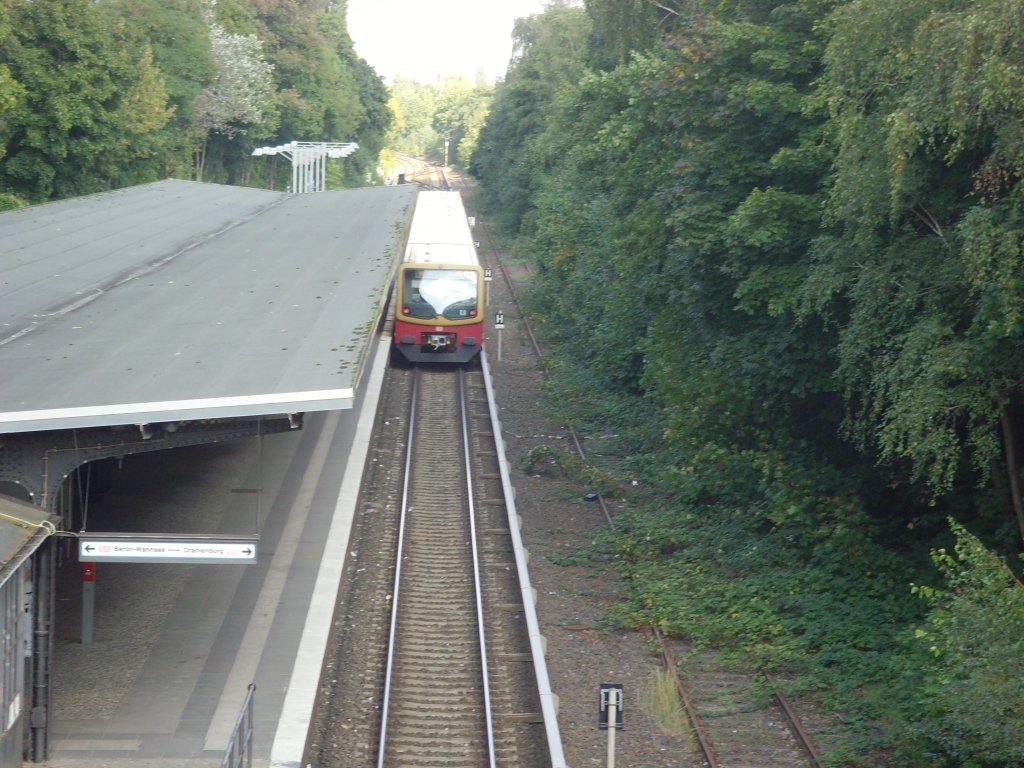 S 1:  Bahnhof Botanischer Garten  2010