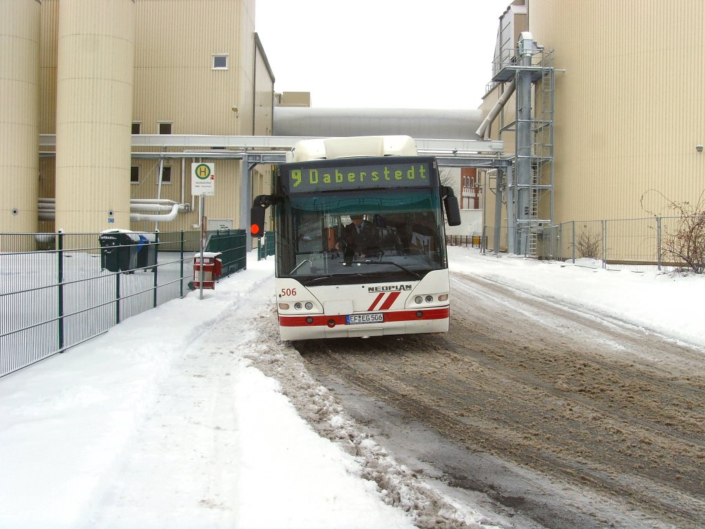 Stadtbus der Linie 9 an der Endstelle Nordbahnhof, Erfurt 2.1.2010