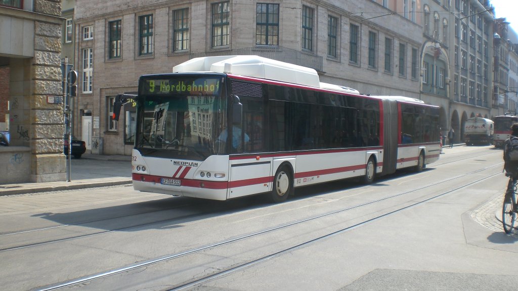 Stadtbus der Linie 9 in der Bahnhofstrasse, Erfurt 13,4,2010