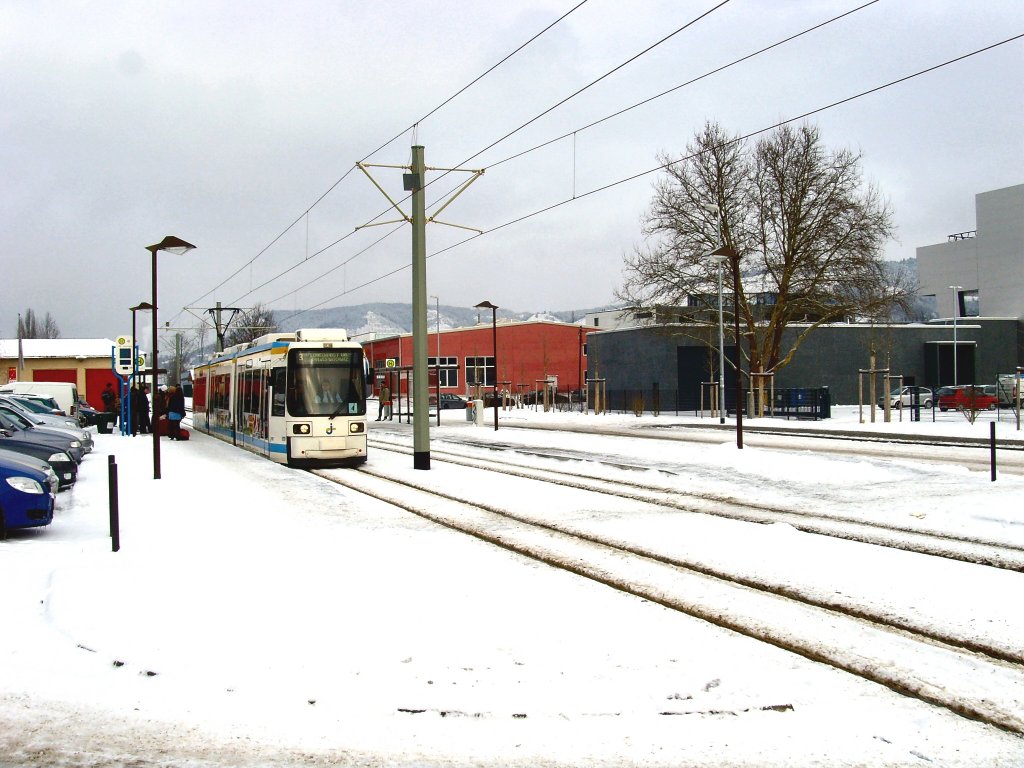 Strassenbahn auf der Neubaustrecke an der Hst. Bhf Gschwitz, jena 4. 1. 2010