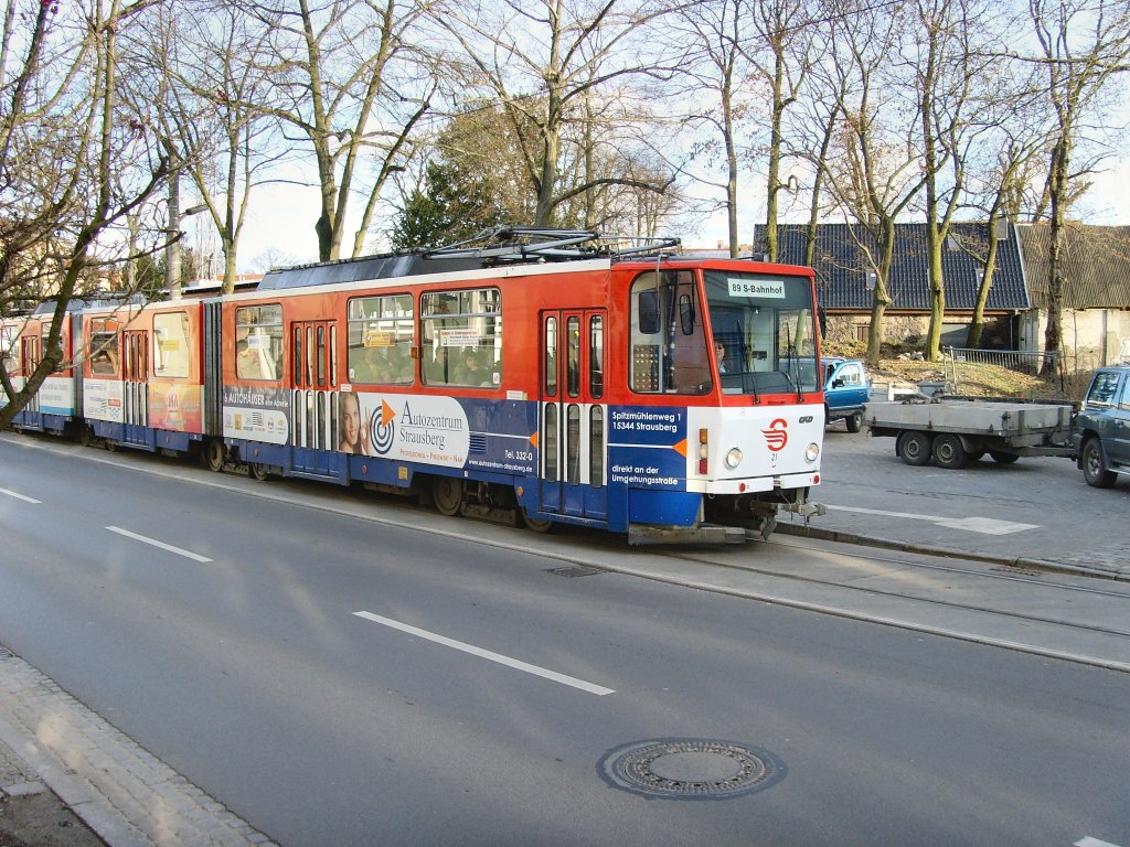 Tatra-Zug an der Endstelle Lustgarten in Strausberg, November 2009