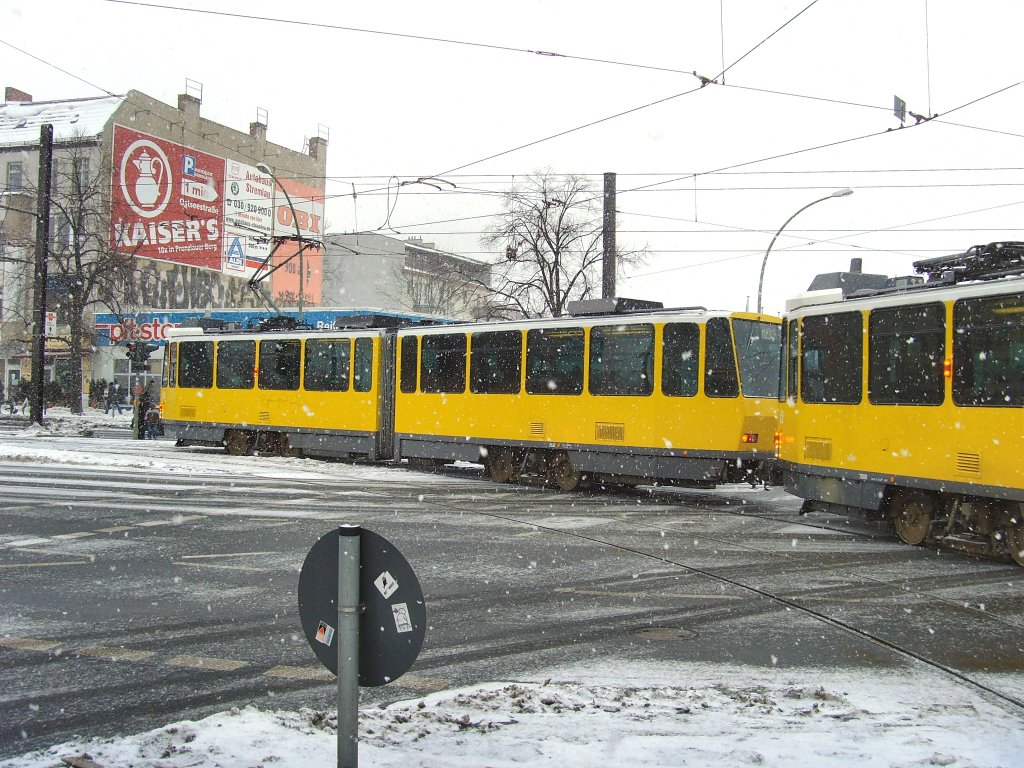 Tatra-Zug auf der Linie M 13 Richtung Weiensee, berlin 27.1.2010
