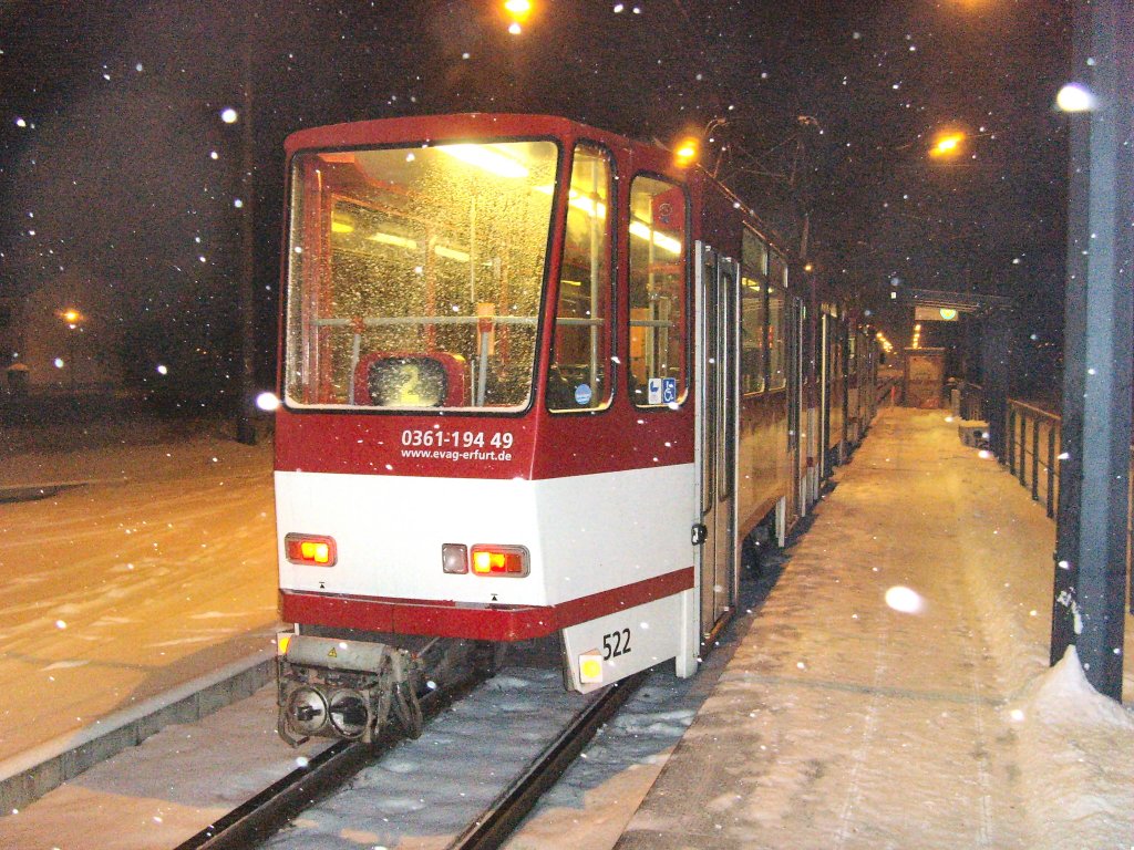 Tatra-Zug der Linie 2 im Schneetreiben, Erfurt 1.1.2010