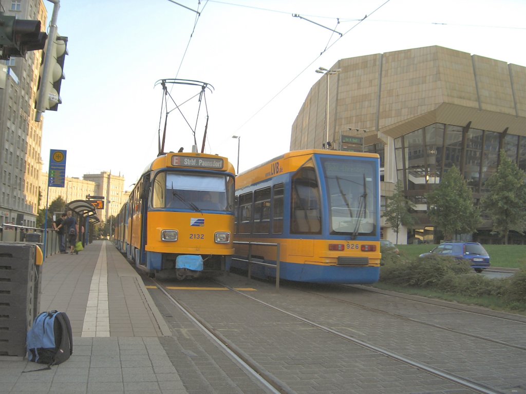 Tatra-Zug und Niederflurbeiwagen in Leipzig, August 2005
