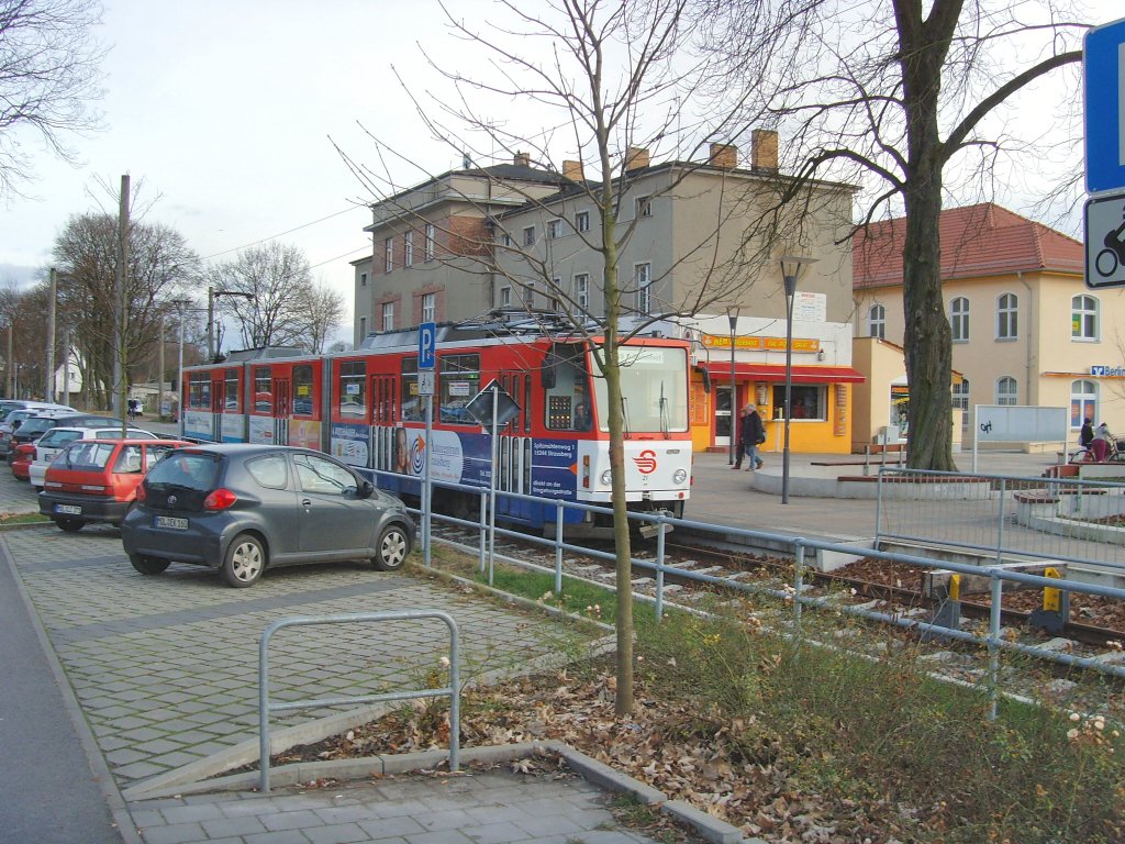TATRA-Zug Tw 21 am Bahnhof Strausberg im November 2009