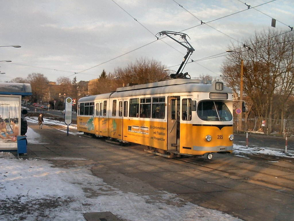 Tw 395 als Linie 1 an der alten Endstelle Bahnhof Gotha, um 2005
