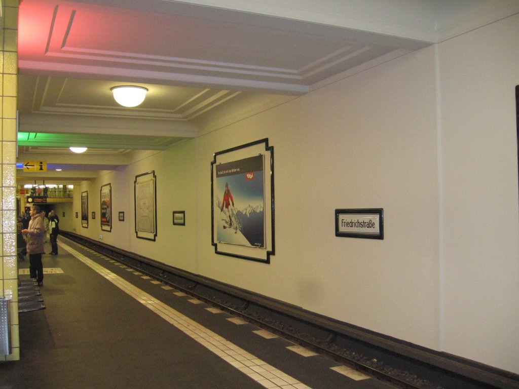 U-Bahnhof Friedrichstrasse im November 2006