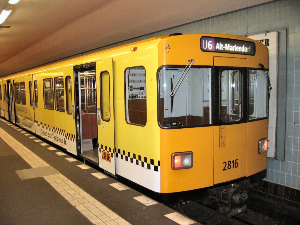 U-Bahnwagen 2816 der BVG in Alt-Tegel, Berlin 5.1.2007