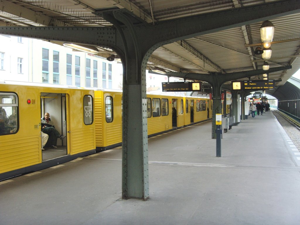 U-Bahnzug Typ G (Kleinprofil) auf der u2, Berlin Oktober 2009