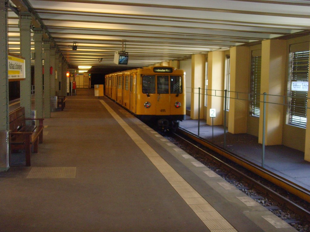 U4 in der Station Rathaus Schneberg, 2010