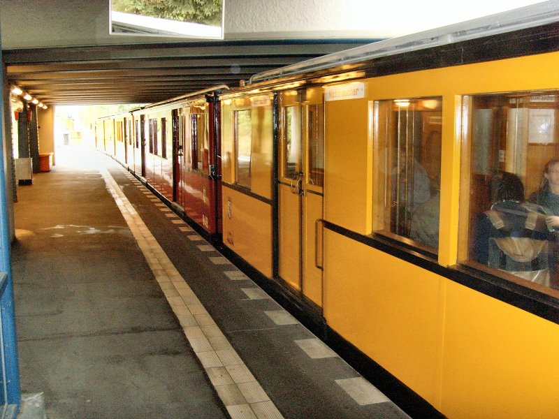 A2-Zug unterwegs auf der U3, 13.9.2009 Berlin