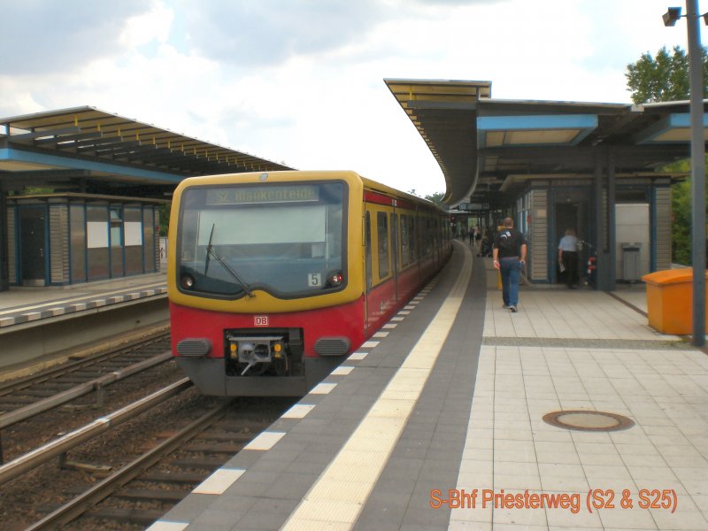 Abzweig-S-Bhf Priesterweg, hier trennen sich die Linien nach Blankenfelde (S 2) und Teltow Stadt (S 25), Berlin 1. 7. 2009