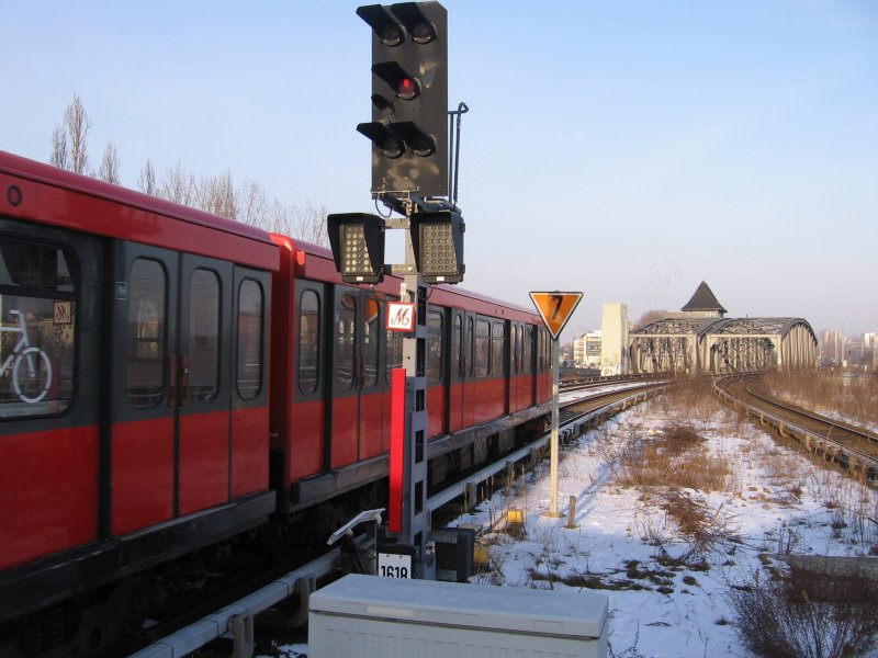 Am Bahnhof Treptower Park, 2005