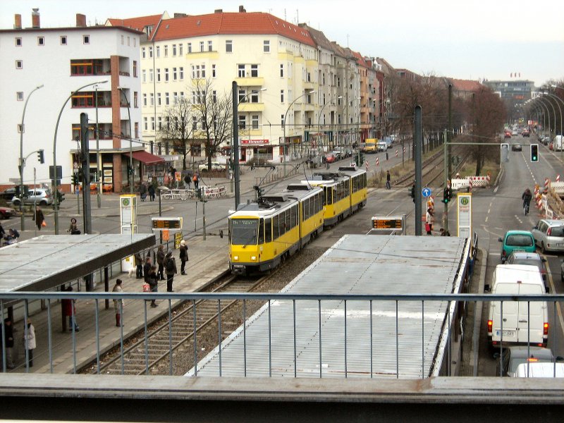 Blick vom S-Bhf Greifswalder Strasse zur Strassenbahn, Febr. 2009