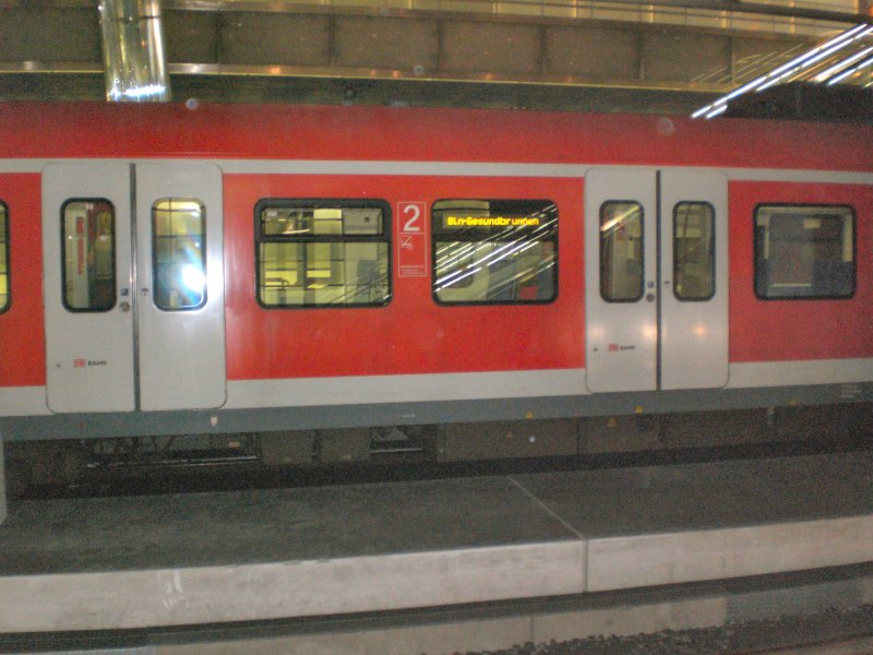 BR 423 im unterirdischen Bahnhof Potsdamer Platz, Berlin Juli 2009