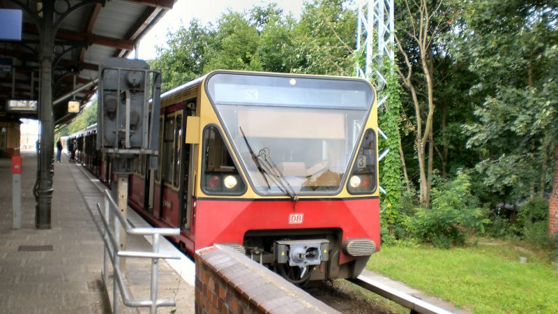 BR 480 auf der S3 in Friedrichshagen, Juli 2009