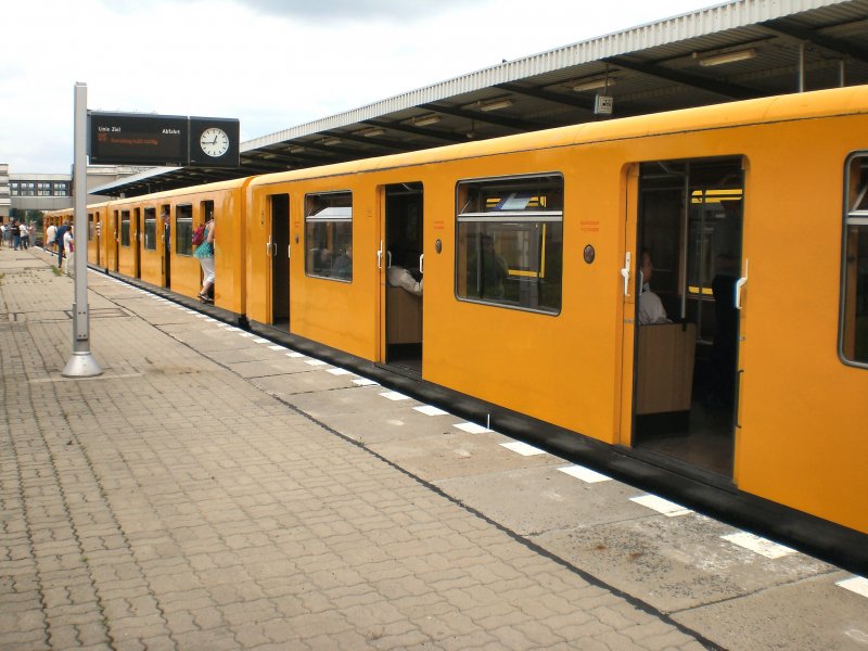 EIII-Zug am Streckenende in Hnow, 5.7.2009