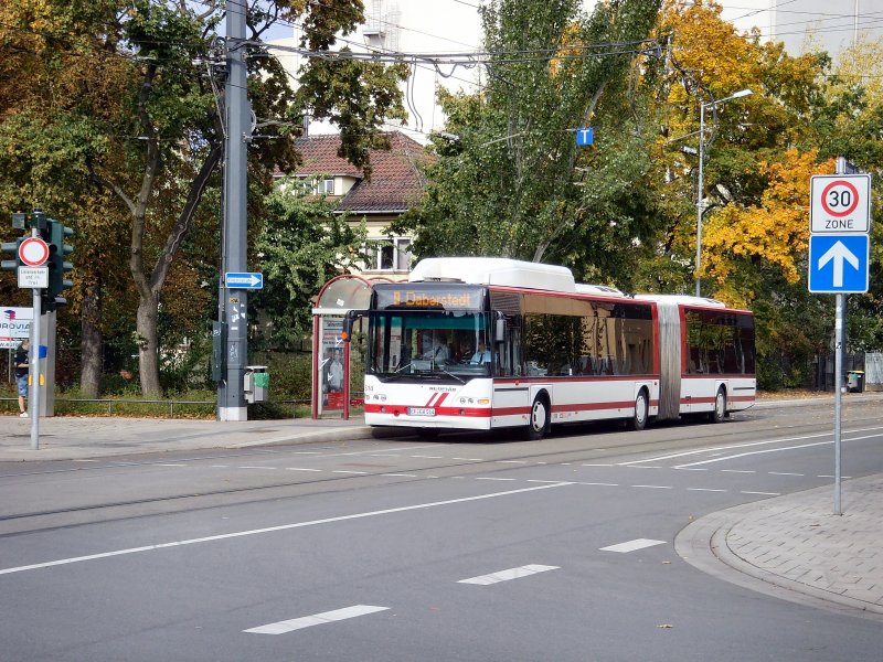 Erdgasbus der EVAG auf der neuen Linie 9 Stadteinwrts ber Hbf nach Daberstedt, Erfurt Oktober 2009