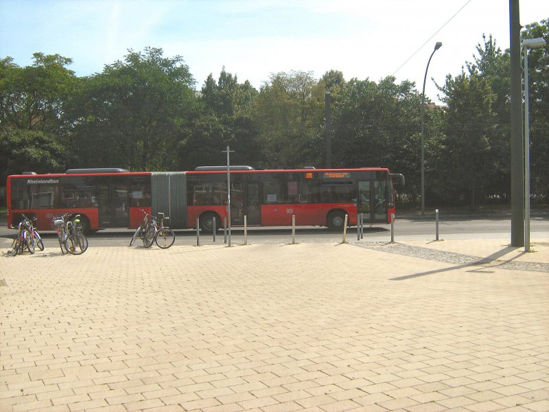 Ersatzverkehr, der Bahnbus verlsst gerade den Nordbahnhof auf seiner Fahrt zum Bhf. Zoo, Berlin Augst 2009