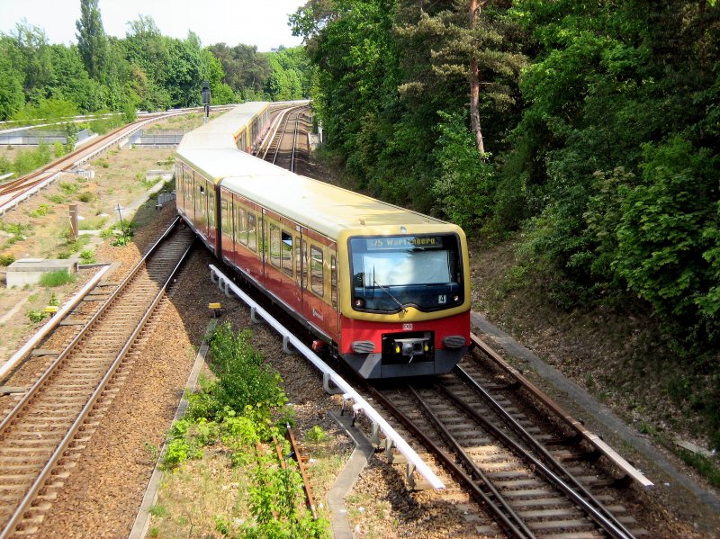Gleiswechsel, Zug der S75 nach Wartenberg beim Olympistadion, Mai 2009