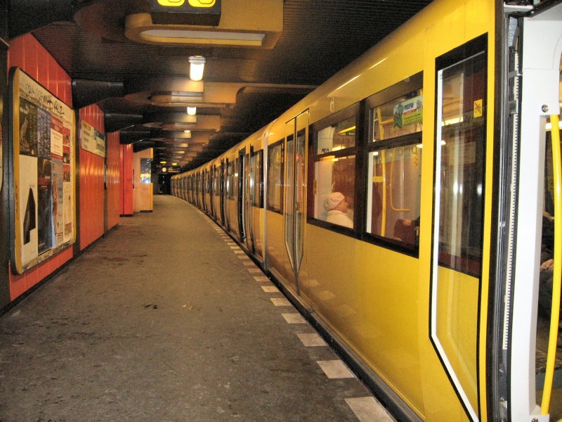H-Zug auf der U7, 2006