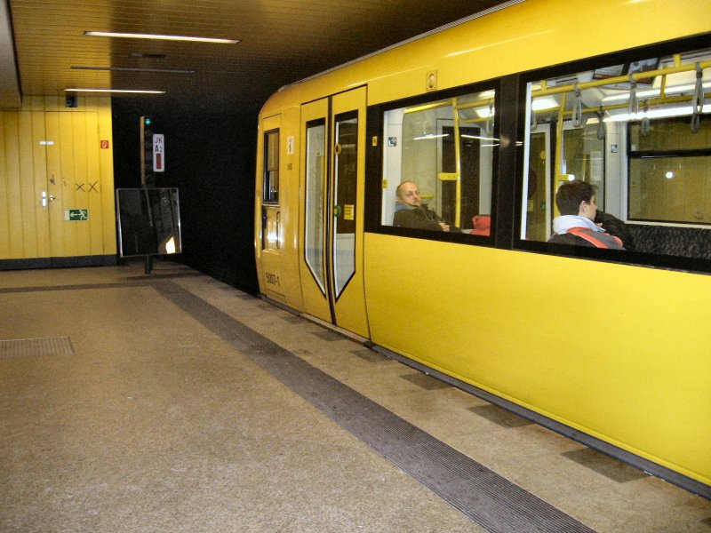 H-Zug auf der U7, 2007