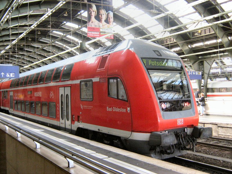 Herbeigeschaffter Doppelstock-Wendezug als Ersatzverkehr Ostbahnhof - Potsdam  am 2. 8. 2009, Berlin