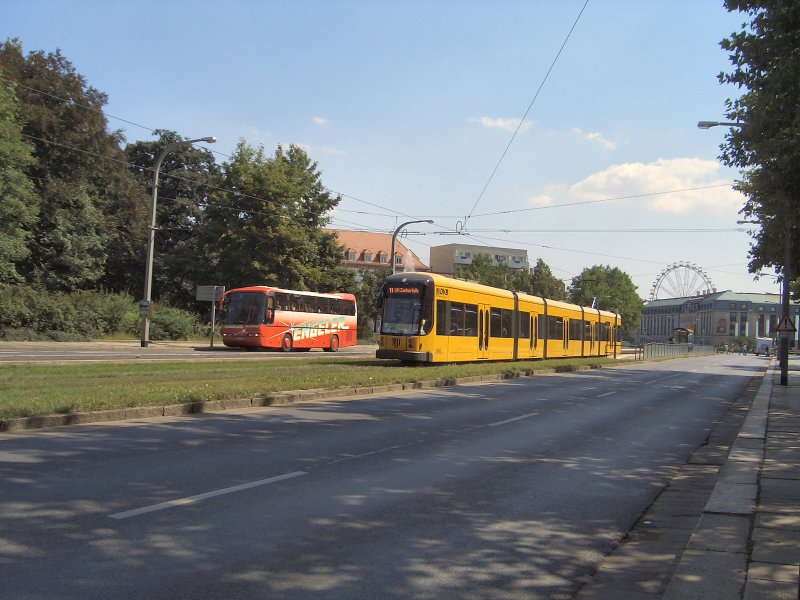 Moderner Zug der Linie 11 um 2005 in Dresden


http://nahverkehr-deutschland.startbilder.de/bilder/thumbs/tn_5039.jpg