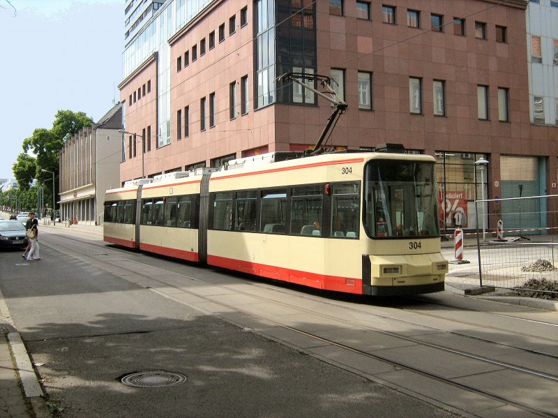 Niederflurbahn in der Frankfurter Innenstadt, 9. 5. 2009