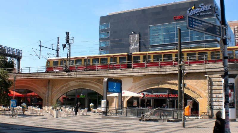 S-Bahn auf der Stadtbahn am Alexanderplatz, 14.6.2009