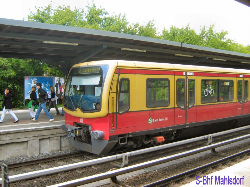 S-Bahn im Bhf Mahlsdorf, Juni 2009