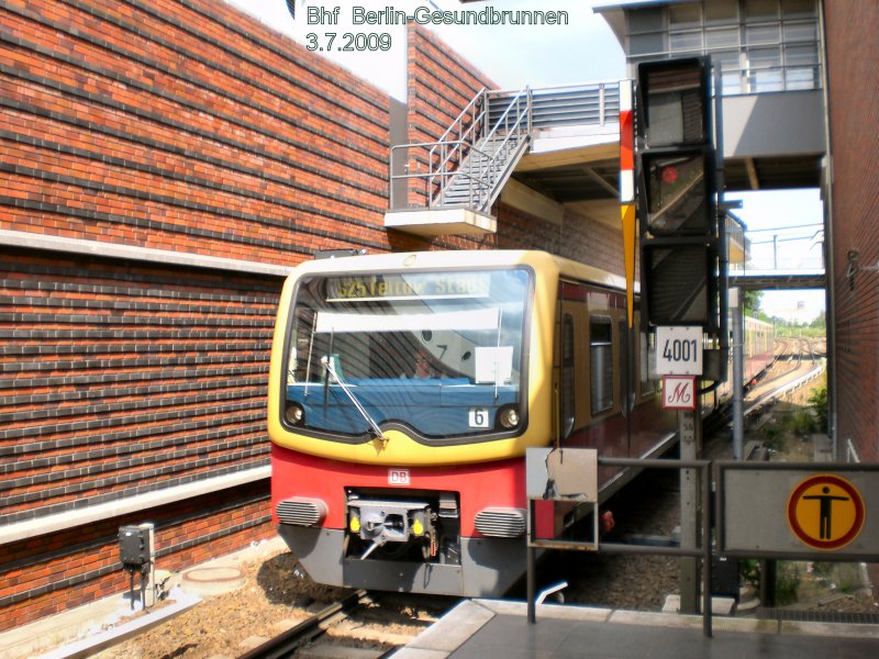S-Bahn BR 481/482 im Bhf Gesundbrunnen - Juli 2009