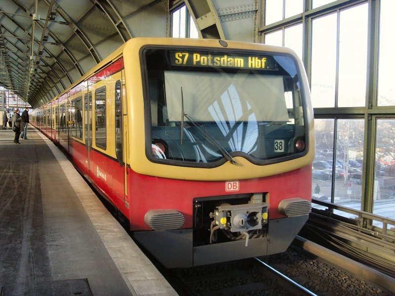 S-Bahn nach Potsdam im Ostbahnhof, Januar 2009