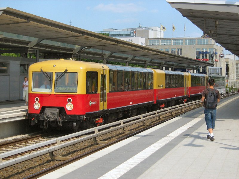 S-Bahn-Panoramazug fr Touristen in Charlottenburg, Mai 2009