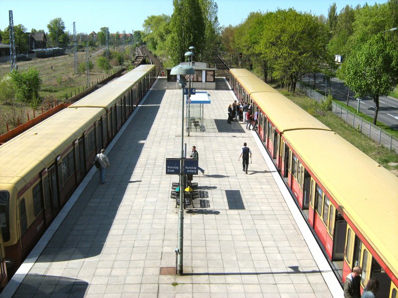 S-Bahnen auf dem Bhf Schneweide, Betriebsbahnhof. Am 19.4.2009 war mal wieder umsteigen angesagt !