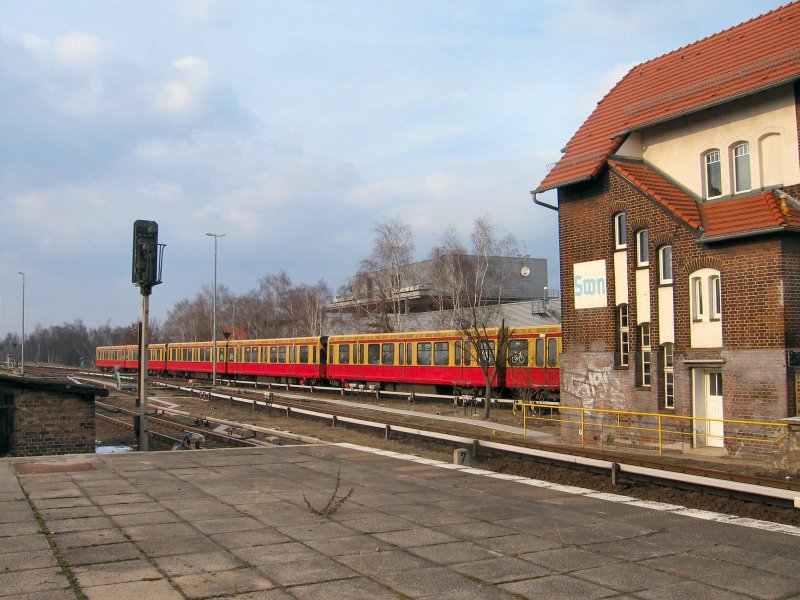 S-Bahnzug am Bhf. Schneweide, 2006