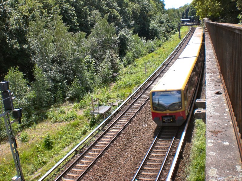S-Bahnzug auf der NordSd-S-Bahn. Juli 2009